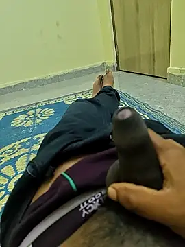 Romantic boy143 online show from July 18, 2026, 8:23 pm