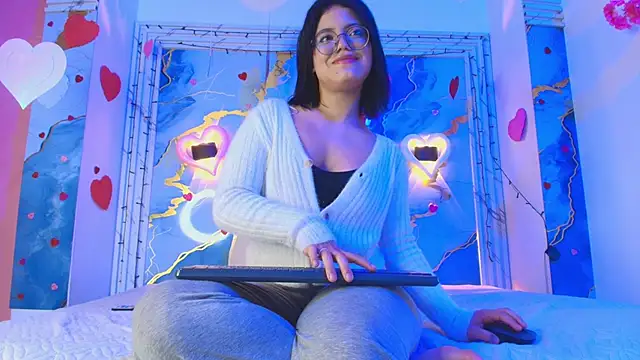 Snapshot of Eleanor_rigby5 chatting on February 11, 2026, 3:11 am Eleanor rigby5 online show from February 11, 2026, 3:11 am