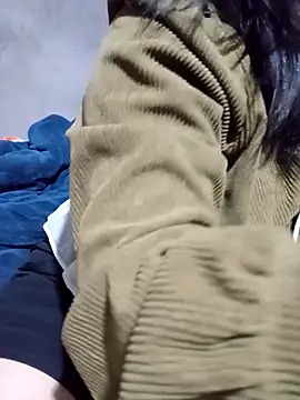 Snapshot of Slutty_18 chatting on February 17, 2026, 5:48 am Slutty 18 online show from February 17, 2026, 5:48 am