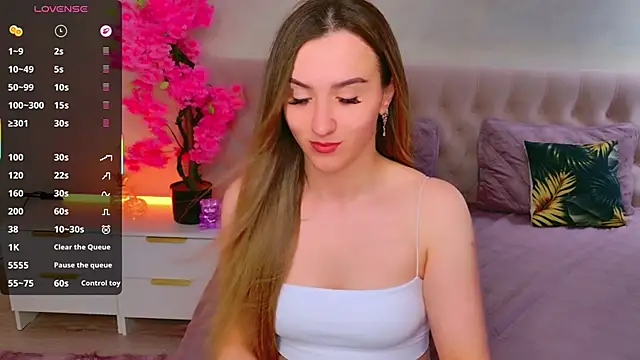 JasminUqueen online show from June 2, 2026, 2:02 am