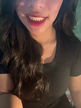 Snapshot of QuynhAnh_2k1 chatting on February 5, 2026, 9:47 am QuynhAnh 2k1 online show from February 5, 2026, 9:47 am