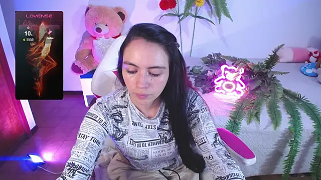 Snapshot of lika_little0 chatting on February 16, 2026, 6:04 pm lika little0 online show from February 16, 2026, 6:04 pm