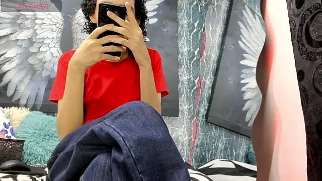 sexyboys cutexx18 online show from April 8, 2026, 8:20 pm