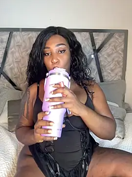 Snapshot of Denise_wolfe21 chatting on February 5, 2026, 7:40 pm Denise wolfe21 online show from February 5, 2026, 7:40 pm