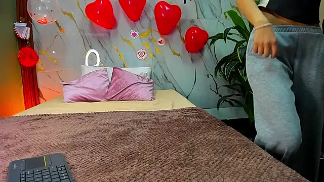 Snapshot of Amanda_Rossi chatting on February 15, 2026, 3:42 pm Amanda Rossi online show from February 15, 2026, 3:42 pm