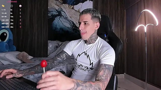 Snapshot of trisstann_ chatting on February 3, 2026, 9:20 pm trisstann online show from February 3, 2026, 9:20 pm