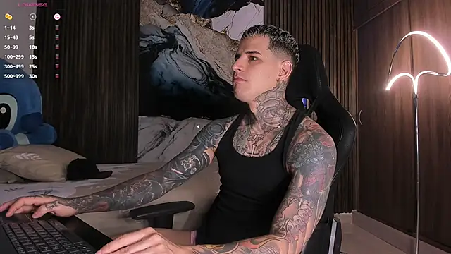 Snapshot of trisstann_ chatting on February 17, 2026, 5:30 pm trisstann online show from February 17, 2026, 5:30 pm