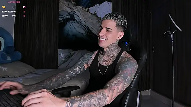 Snapshot of trisstann_ chatting on February 25, 2026, 11:25 pm trisstann online show from February 25, 2026, 11:25 pm