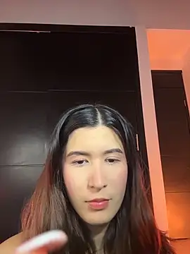 Snapshot of emicute_ chatting on February 3, 2026, 1:48 am emicute online show from February 3, 2026, 1:48 am