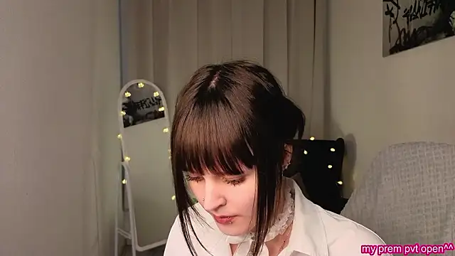 Snapshot of michelewild chatting on February 15, 2026, 1:31 pm michelewild online show from February 15, 2026, 1:31 pm