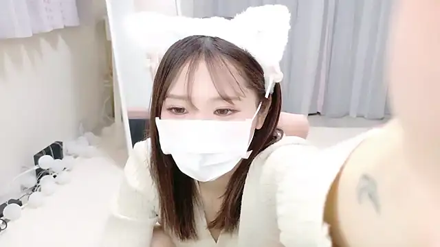 Snapshot of _MIYUnya chatting on February 13, 2026, 10:22 am MIYUnya online show from February 13, 2026, 10:22 am