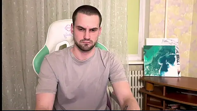 Snapshot of Cari__ chatting on February 4, 2026, 6:58 pm Cari online show from February 4, 2026, 6:58 pm