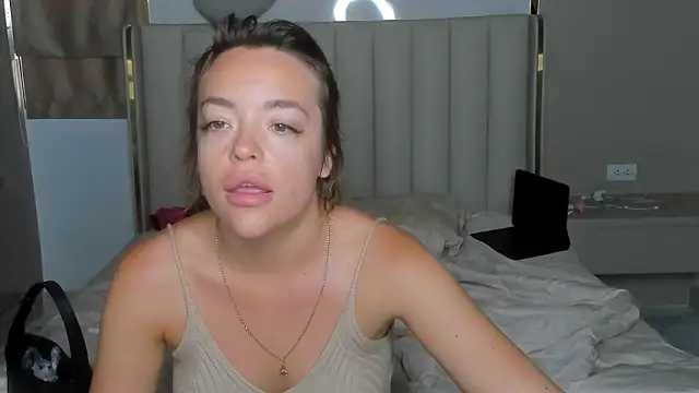 stellaa quenn online show from March 6, 2026, 12:07 am