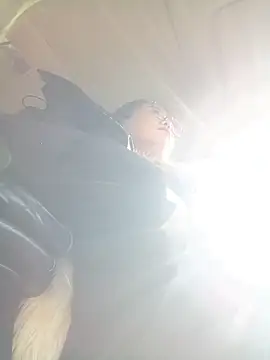 Snapshot of Youyou_12 chatting on February 13, 2026, 4:41 am Youyou 12 online show from February 13, 2026, 4:41 am