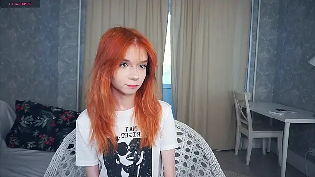 Snapshot of TarynPalek chatting on February 5, 2026, 6:29 am TarynPalek online show from February 5, 2026, 6:29 am