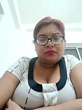 Elie Hallway online show from February 2, 2026, 6:17 pm