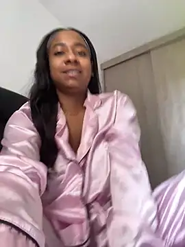 Snapshot of amara_queen_ chatting on July 13, 2026, 2:42 pm amara queen online show from July 13, 2026, 2:42 pm