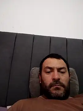 lio199010 online show from April 15, 2026, 8:20 pm