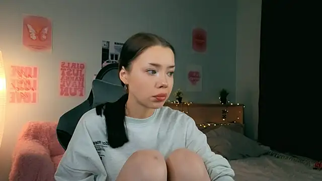 Vexnexe online show from February 15, 2026, 7:10 pm