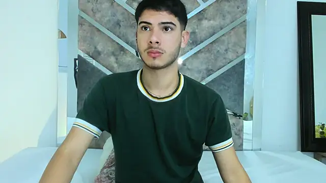 Apolo Gray online show from February 4, 2026, 4:29 am