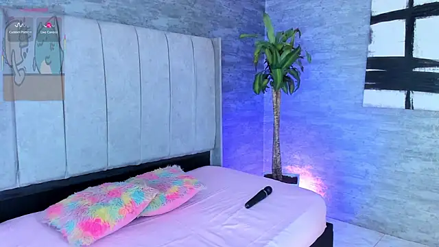 Snapshot of IsabellaRossi_ chatting on February 11, 2026, 12:10 pm IsabellaRossi online show from February 11, 2026, 12:10 pm