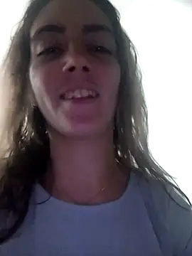 laparejaideal08 online show from February 4, 2026, 8:14 pm