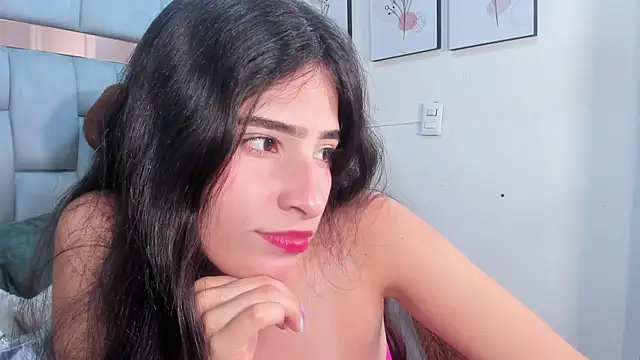Snapshot of tatianacrow chatting on June 3, 2026, 12:08 pm tatianacrow online show from June 3, 2026, 12:08 pm