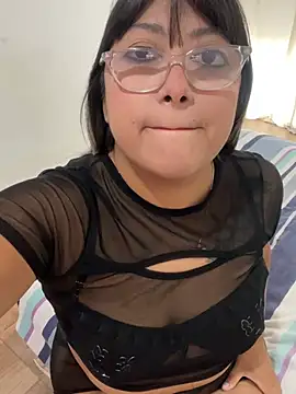 bebacurvyy online show from March 12, 2026, 4:35 pm