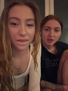 Snapshot of romyxxs chatting on February 3, 2026, 7:08 pm romyxxs online show from February 3, 2026, 7:08 pm