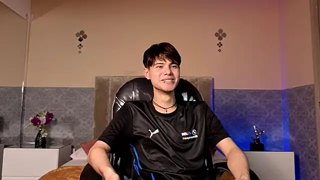 Snapshot of Derek_Sinn chatting on February 11, 2026, 8:03 pm Derek Sinn online show from February 11, 2026, 8:03 pm