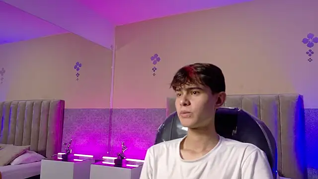 Derek Sinn online show from April 7, 2026, 7:58 pm