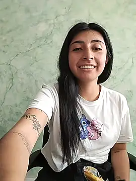 Snapshot of EmmaWilliamss4 chatting on February 17, 2026, 2:57 pm EmmaWilliamss4 online show from February 17, 2026, 2:57 pm