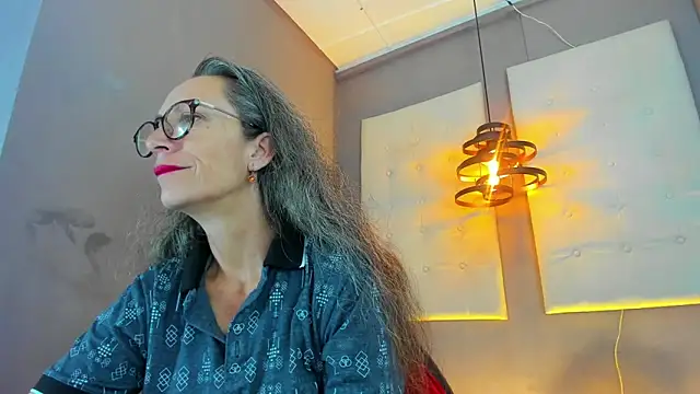 Snapshot of laurasofia45 chatting on February 9, 2026, 12:47 am laurasofia45 online show from February 9, 2026, 12:47 am