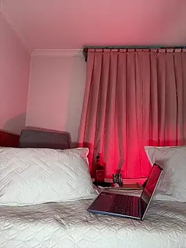 Snapshot of kloe__t18 chatting on February 28, 2026, 5:14 pm kloe t18 online show from February 28, 2026, 5:14 pm