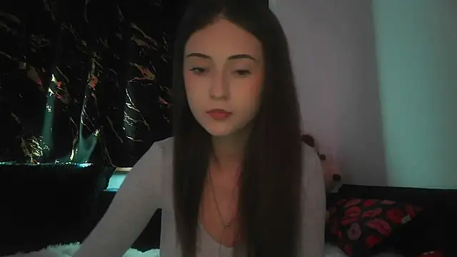 karlaluuvv online show from March 20, 2026, 2:33 pm