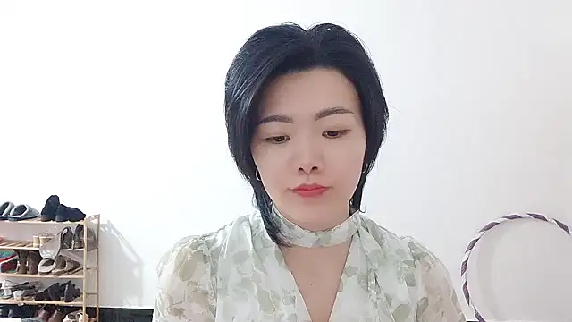 Nikishine online show from April 16, 2026, 3:29 am