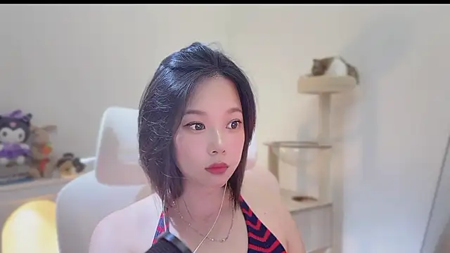 Yumi yuni online show from July 24, 2026, 1:25 am