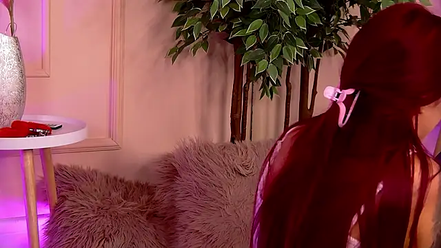 CrystalRedd online show from March 4, 2026, 5:13 am