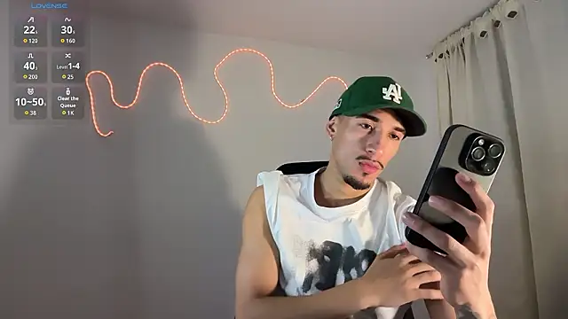 Snapshot of rafael_stone11 chatting on February 15, 2026, 4:31 am rafael stone11 online show from February 15, 2026, 4:31 am