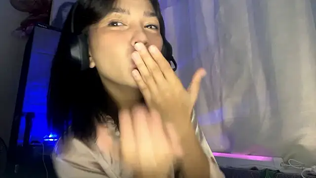 Snapshot of ConstancePorrini chatting on February 12, 2026, 7:36 am ConstancePorrini online show from February 12, 2026, 7:36 am