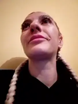 Snapshot of LannaQuinn chatting on February 18, 2026, 6:48 pm LannaQuinn online show from February 18, 2026, 6:48 pm