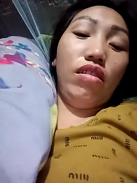 hot-luna- online show from April 12, 2026, 10:04 pm