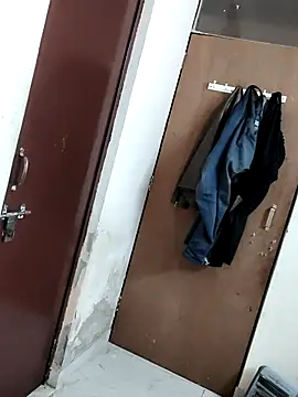 simran sharma01 online show from February 11, 2026, 11:59 am