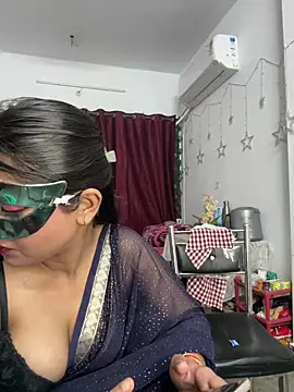 pooja sexy79 online show from April 12, 2026, 6:02 pm