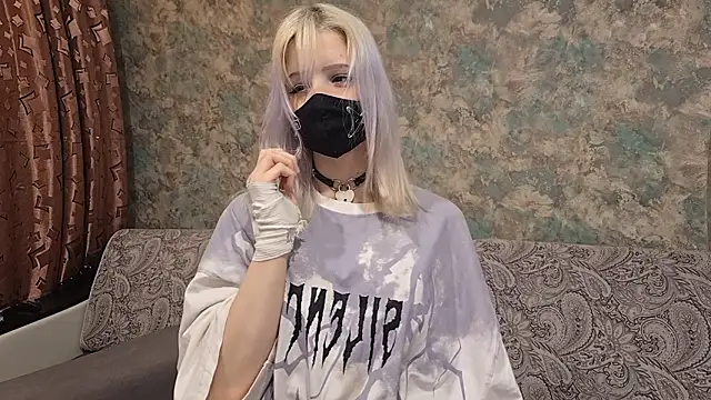 Yunakiss online show from February 15, 2026, 7:32 pm