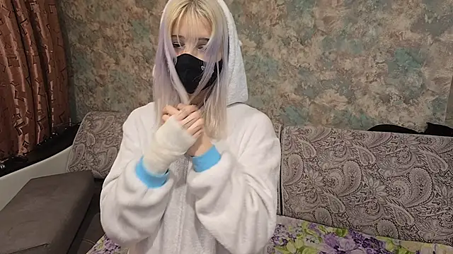 Yunakiss online show from February 16, 2026, 7:43 pm