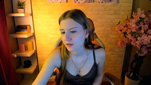 Caroline Desire  online show from February 24, 2026, 7:50 am