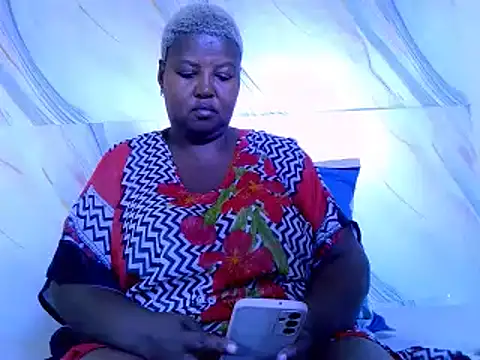 Snapshot of treasure_hunny chatting on February 20, 2026, 6:48 am treasure hunny online show from February 20, 2026, 6:48 am