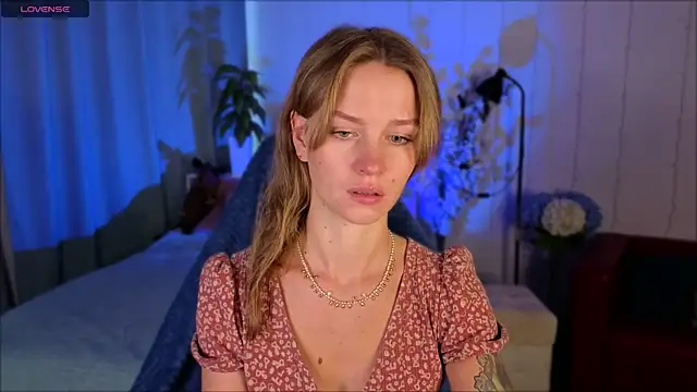 Snapshot of Crystal_Kris chatting on February 20, 2026, 1:22 pm Crystal Kris online show from February 20, 2026, 1:22 pm