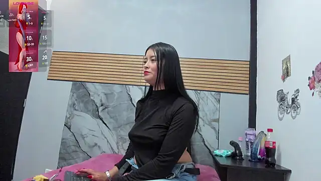 catalinaa32 online show from May 25, 2026, 11:16 am